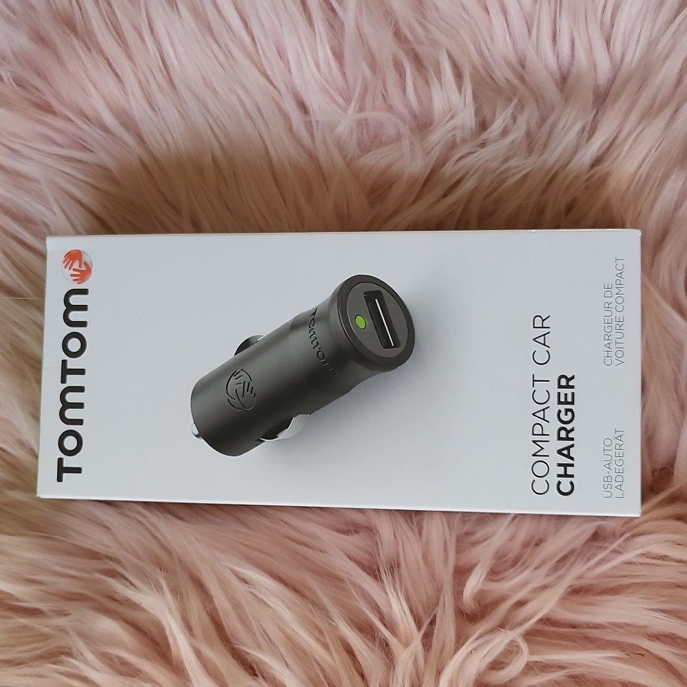 Brand New TOMTOM USB COMPACT CAR CHARGER